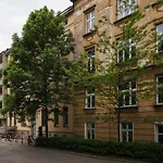 City Of The Kings-Camomile Apartment